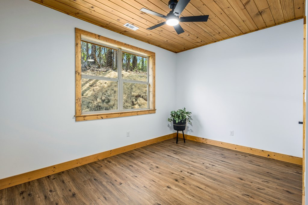 342 Hunter Ridge Murphy, NC 28906 - Photo 60 of 81 Guest bedroom I