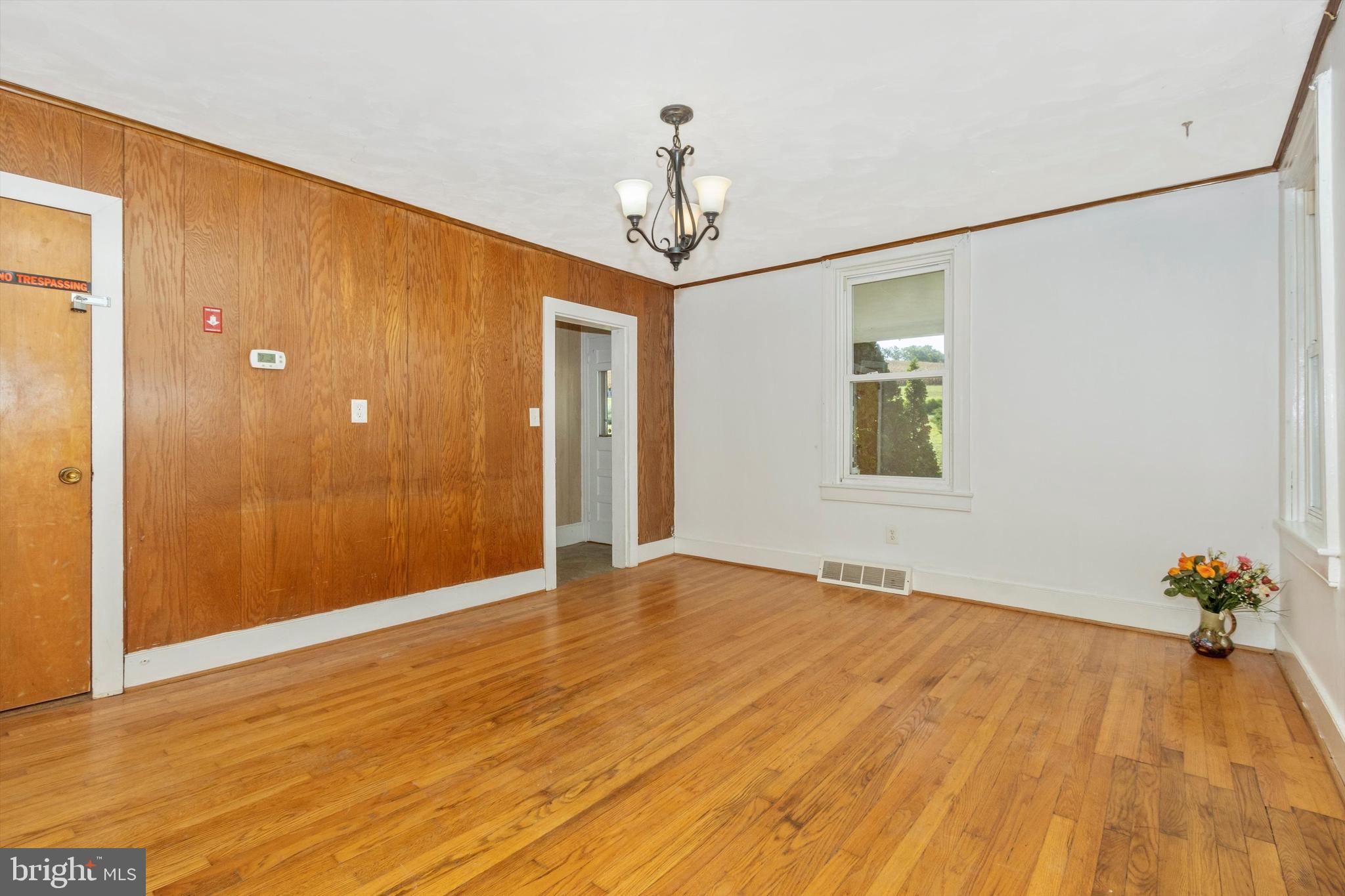13634 Glissans Mill Road Mount Airy, MD 21771 - Photo 9 of 49 Di ning Room