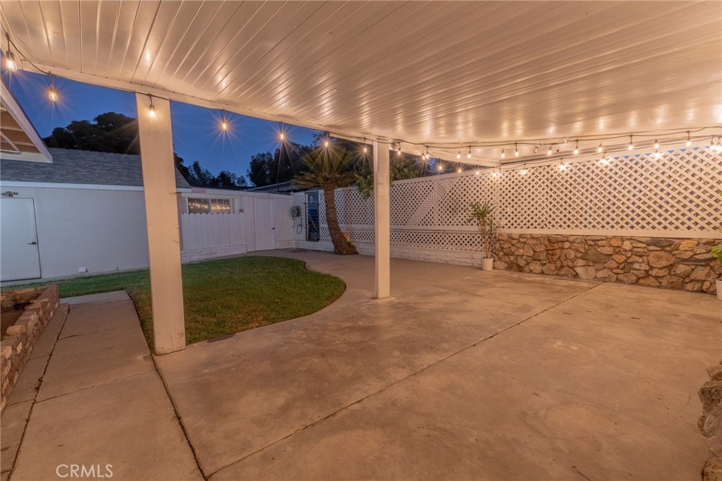 487 Jackson Street Colton, CA 92324 - Photo 15 of 47 Courtyard