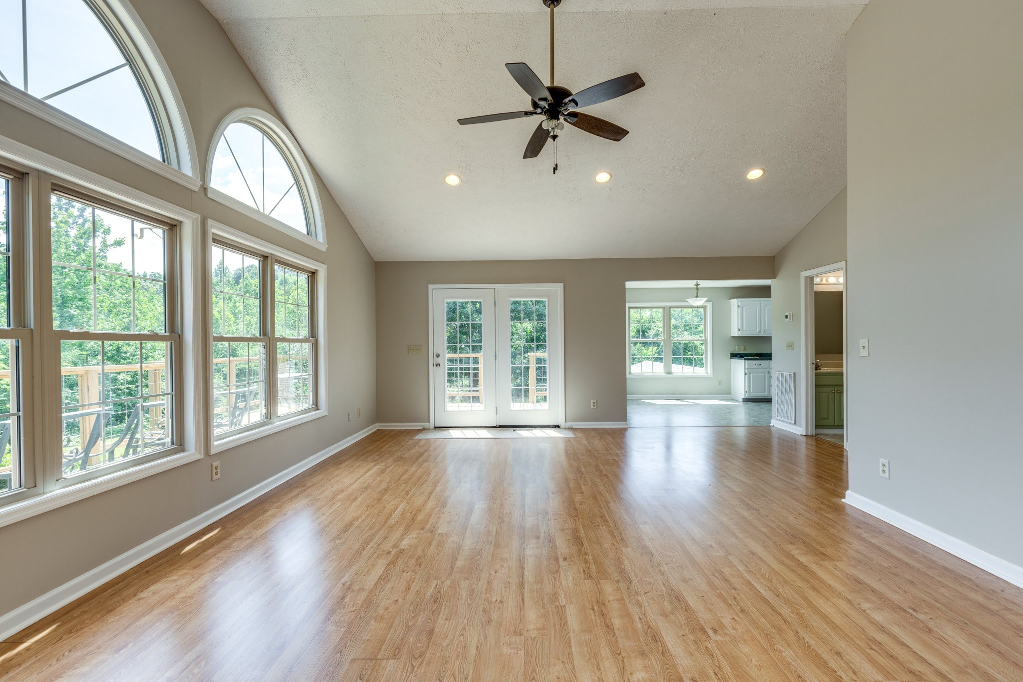 424 Charles McClearen Road Hohenwald, TN 38462 - Photo 4 of 80