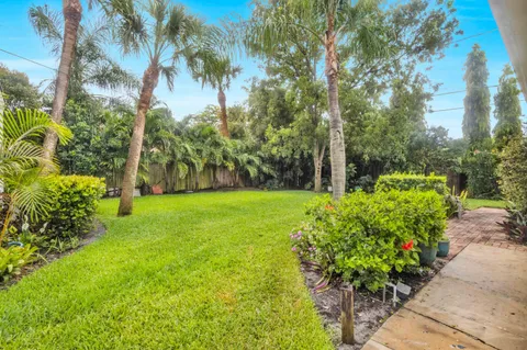 $950,000 | 1219 North Lakeside Drive, Lake Worth Beach, FL 33460
