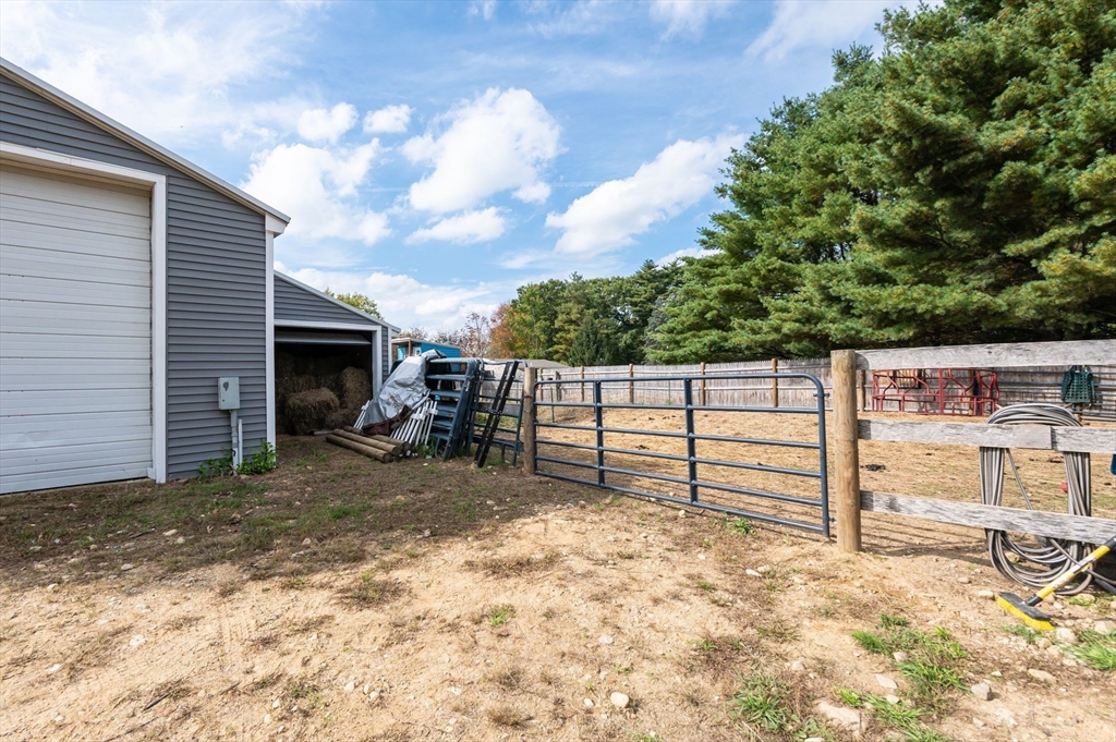 45 Kingston Road Plaistow, NH 03865 - Photo 4 of 33 Gallery Image 4