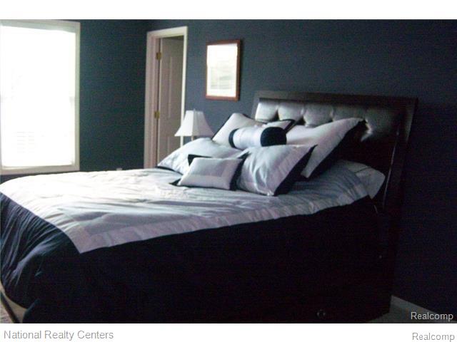 2059 Stirling Court Rochester, MI 48306 - Photo 14 of 24 Bedroom.jpg