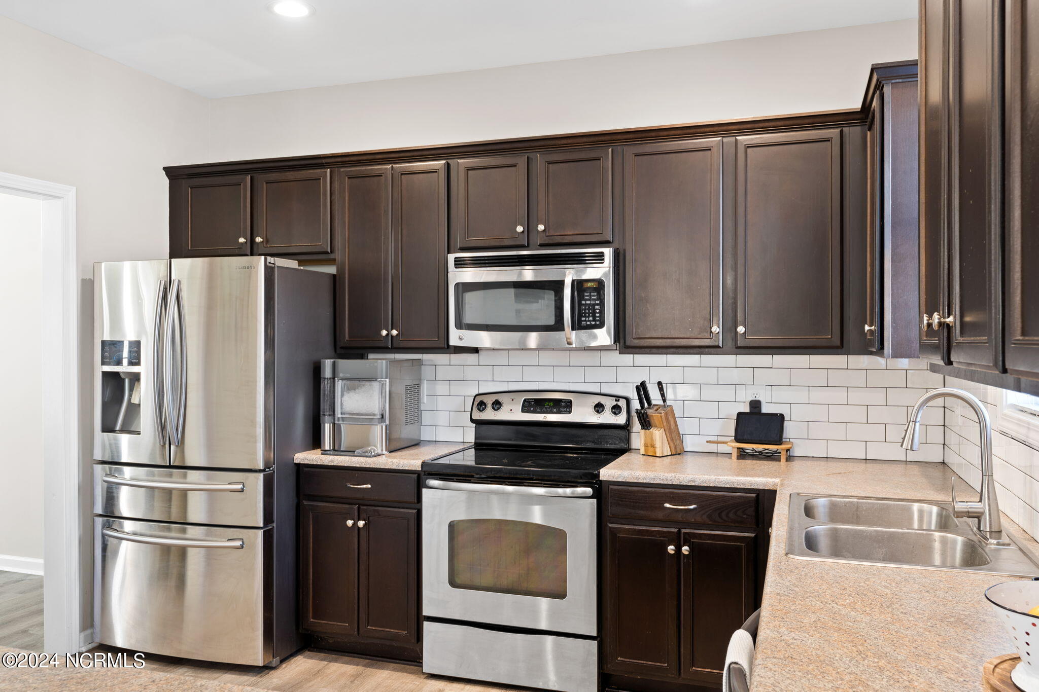 6033 Blueray Drive Leland, NC 28451 - Photo 16 of 57 KahunaPhoto.com HT-133