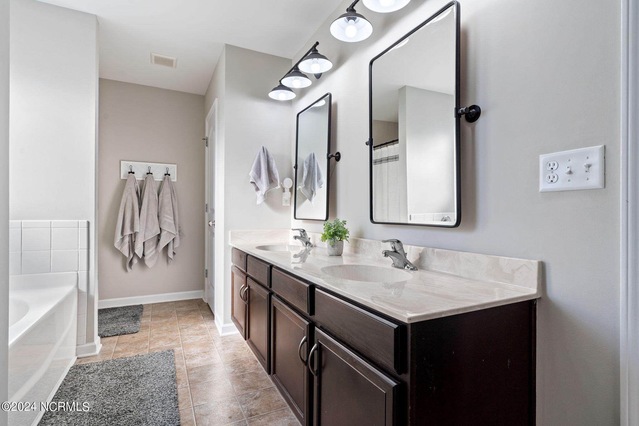 6033 Blueray Drive Leland, NC 28451 - Photo 27 of 57 KahunaPhoto.com HT-143