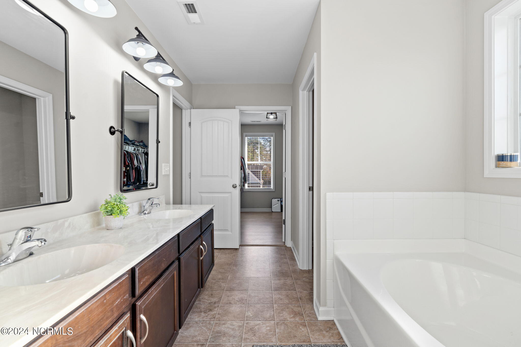 6033 Blueray Drive Leland, NC 28451 - Photo 29 of 57 KahunaPhoto.com HT-145