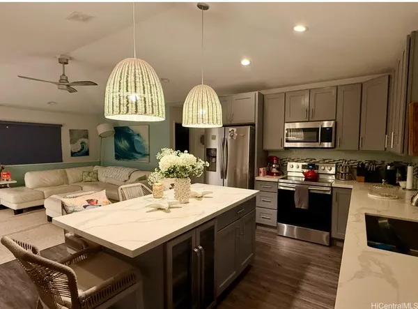 $7,000 | 41-875 Kalanianaʻole Highway, Unit UPPR, Waimanalo, HI 96795