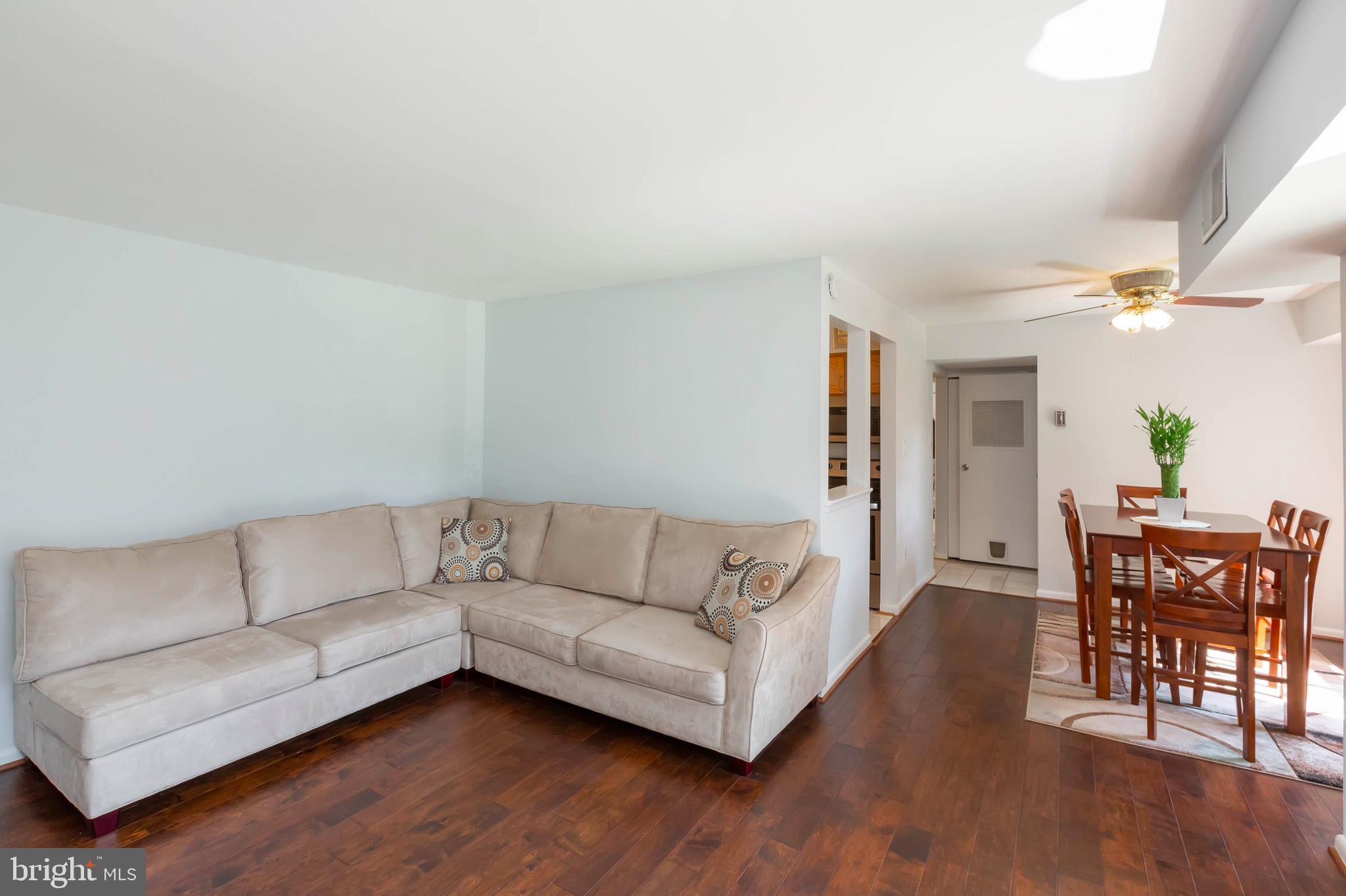 17816 Buehler Road, Unit 165 Olney, MD 20832 - Photo 2 of 20 Living Room