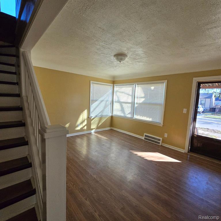 6741 Evergreen Road Detroit, MI 48228 - Photo 2 of 21