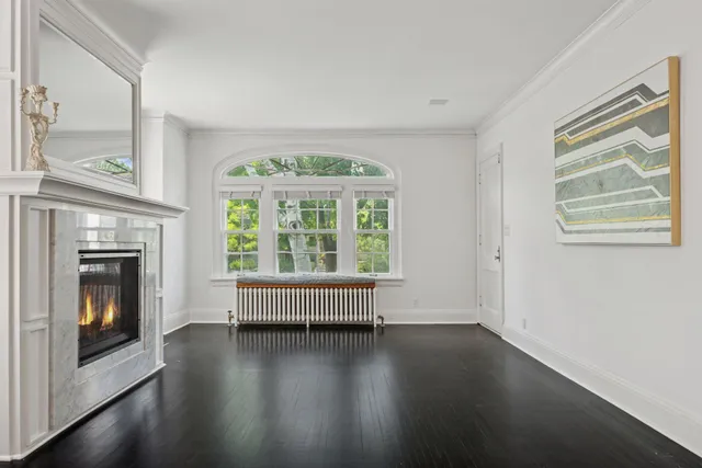 $4,500 | 1785 Dupont Avenue South, Unit MAIN, Minneapolis, MN 55403