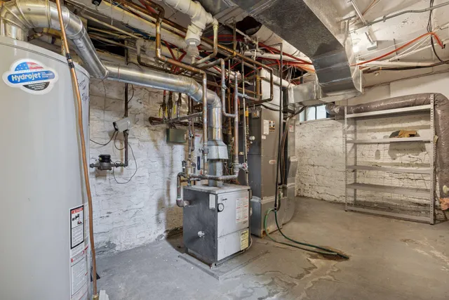 $4,500 | 1785 Dupont Avenue South, Unit MAIN, Minneapolis, MN 55403