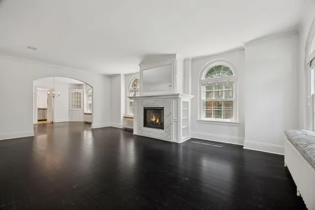 $4,500 | 1785 Dupont Avenue South, Unit MAIN, Minneapolis, MN 55403