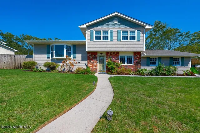 $700,000 | 35 Redwood Drive, Toms River, NJ 08753