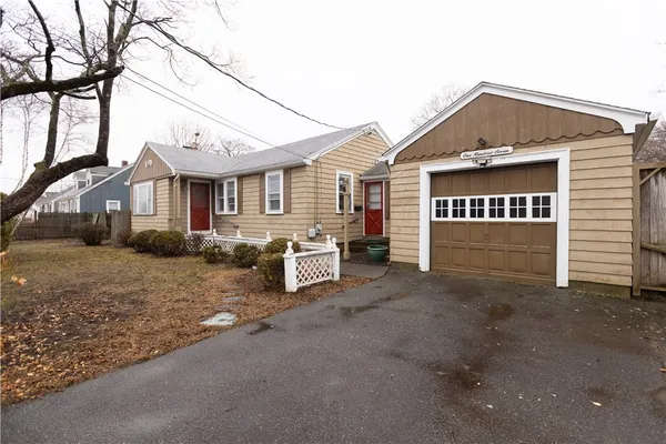 $350,000 | 107 Fuller Street, Pawtucket, RI 02861