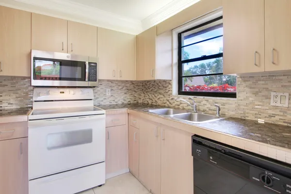 $295,000 | 326 Jupiter Lakes Boulevard, Unit 2318D, Jupiter, FL 33458