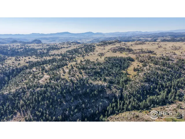 a view of an outdoor space