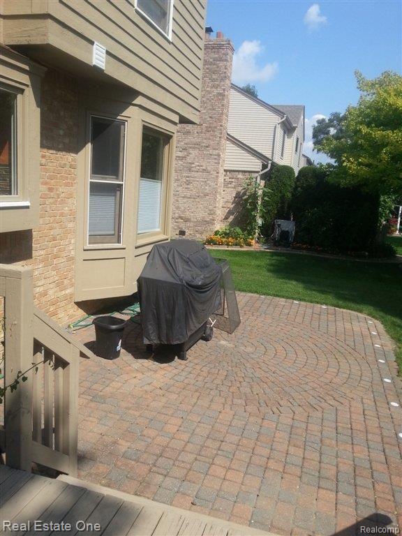 5116 Standish Drive Troy, MI 48085 - Photo 21 of 22 patio.jpg