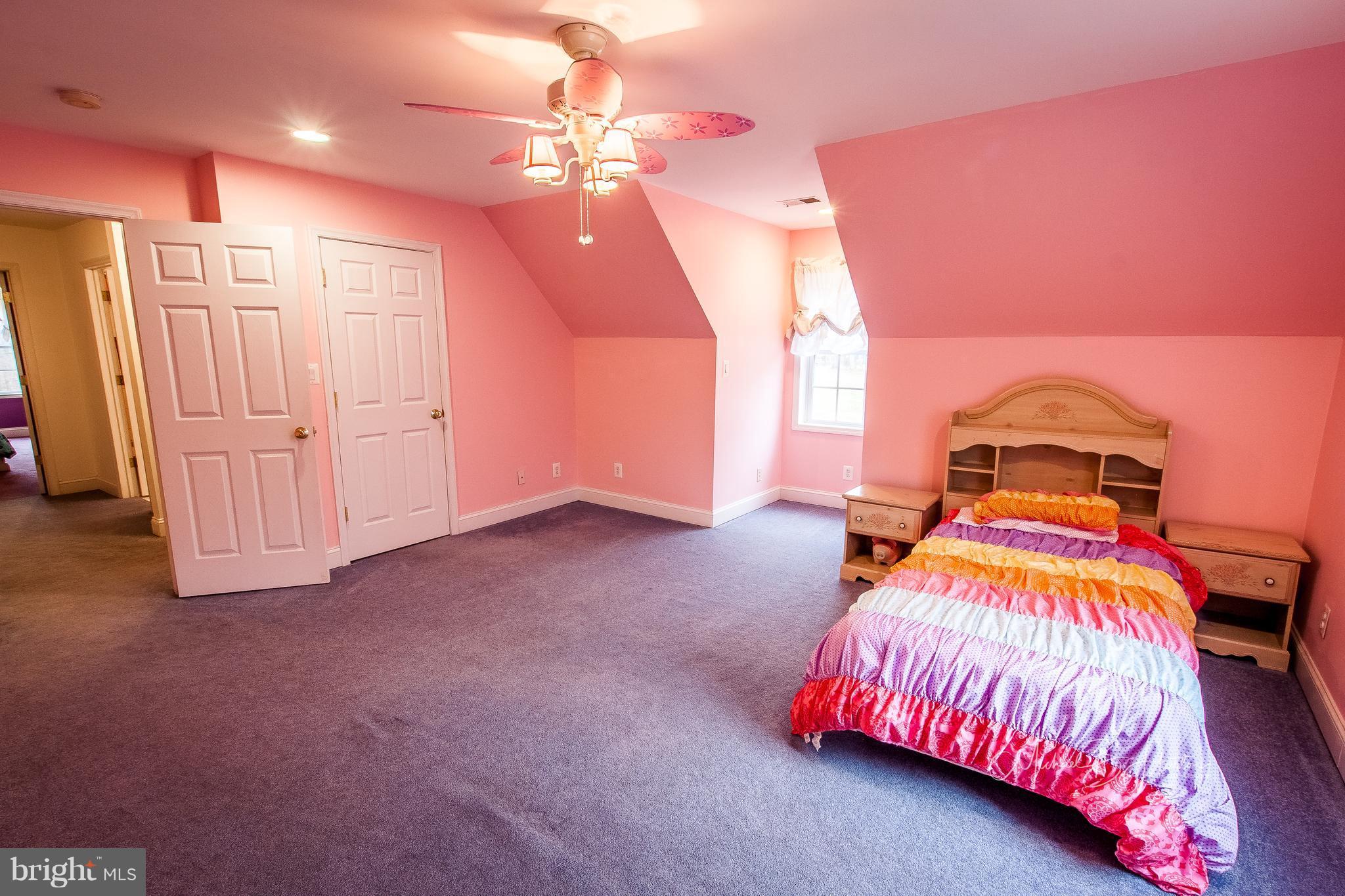 7638 Kennedy Road Nokesville, VA 20181 - Photo 15 of 30 Upstairs Bedroom (2 of 2) Pretty in Pink!