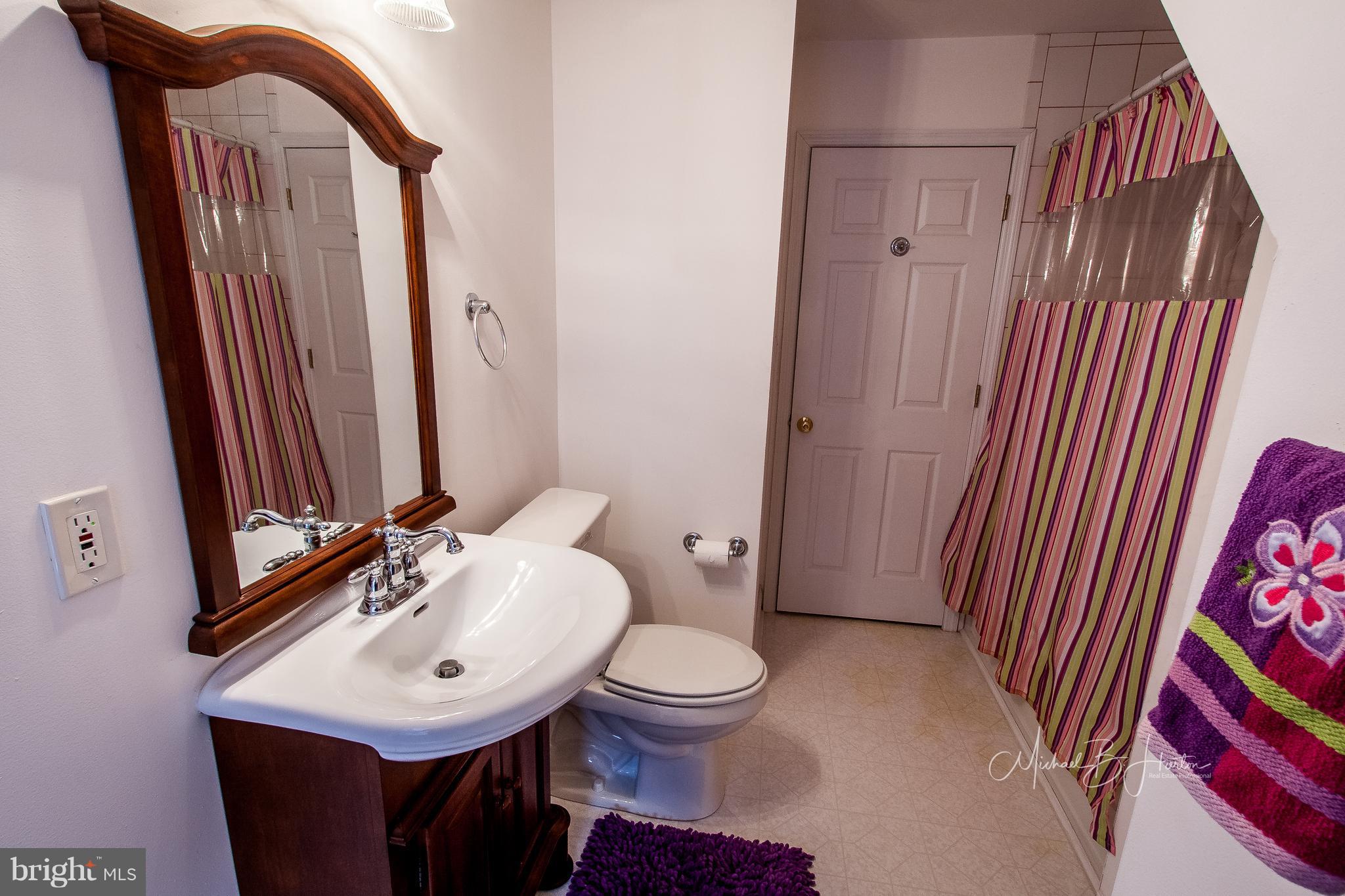 7638 Kennedy Road Nokesville, VA 20181 - Photo 17 of 30 Upstairs Full Bath