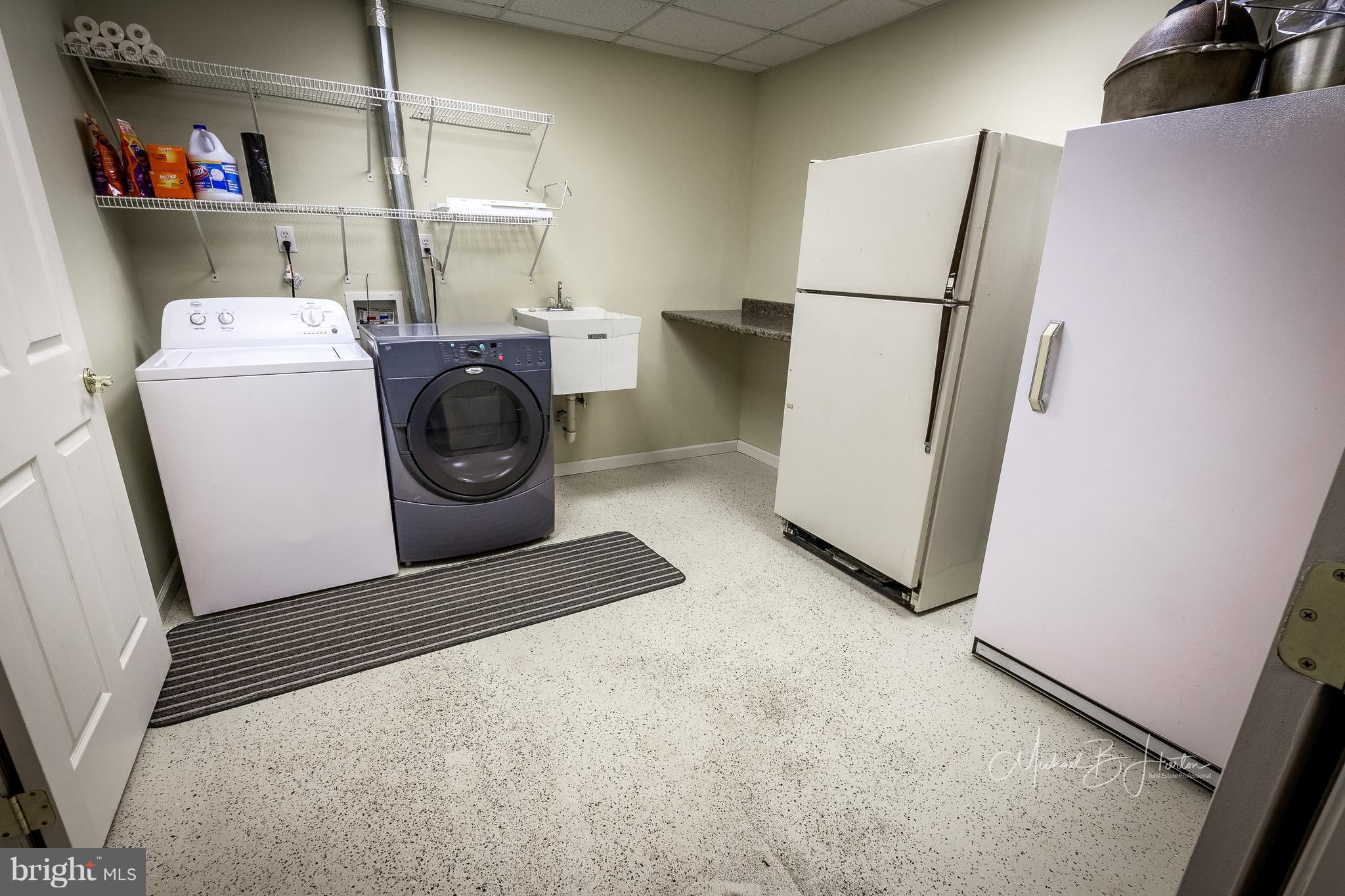 7638 Kennedy Road Nokesville, VA 20181 - Photo 23 of 30 LL Huge Laundry Room (Fridge & Freezer Convey)