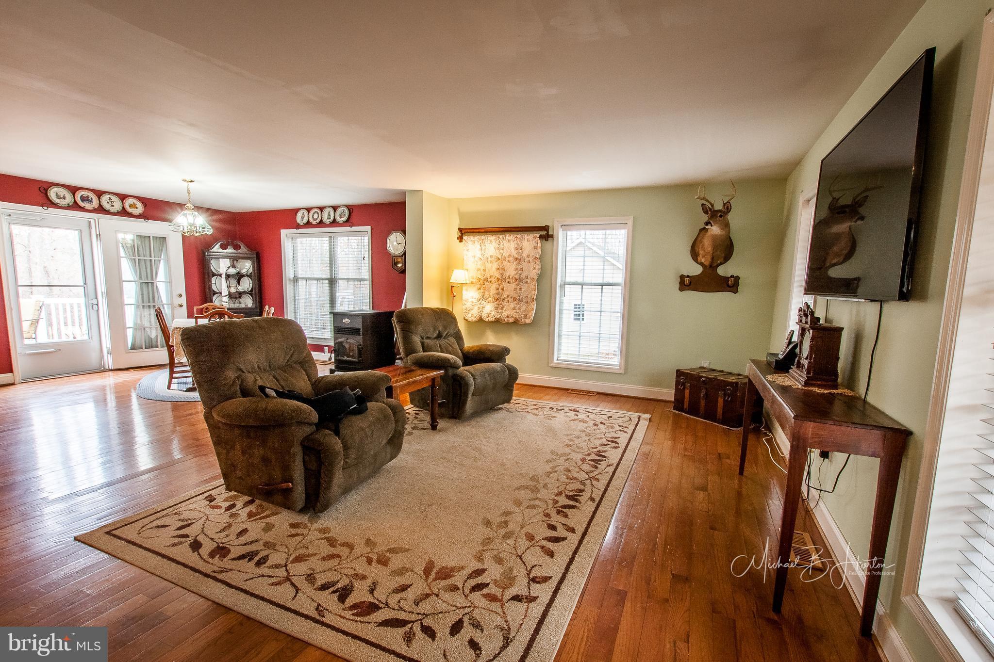 7638 Kennedy Road Nokesville, VA 20181 - Photo 5 of 30 Family Room