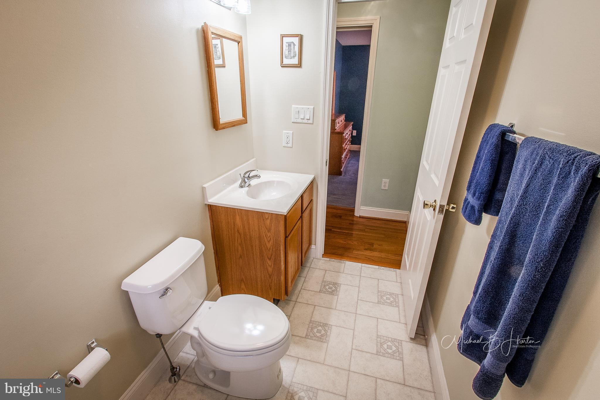 7638 Kennedy Road Nokesville, VA 20181 - Photo 10 of 30 Large Half Bath on Main Level
