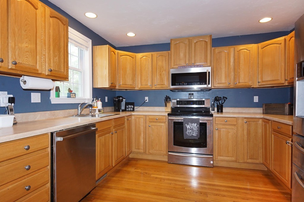 144 Northgate Road Northborough, MA 01532 - Photo 6 of 26 Gallery Image 6