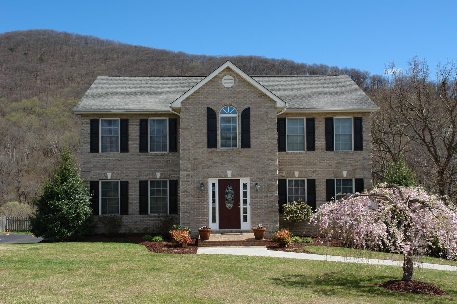 3829 Rte 3004 Roanoke, VA 24012 - Photo 1 of 24 Front
