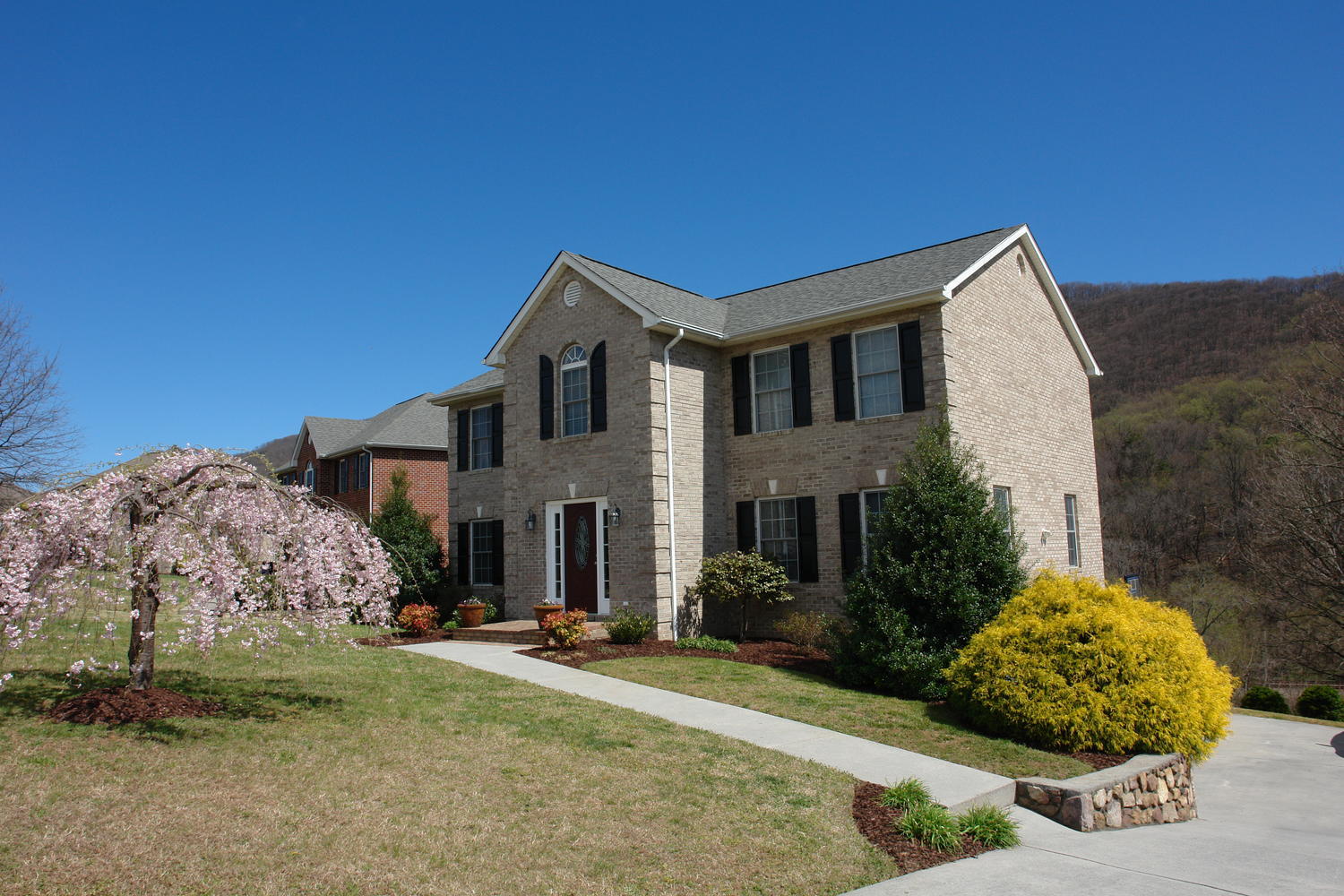 3829 Rte 3004 Roanoke, VA 24012 - Photo 4 of 24 3829 Derby Drive Roanoke VA-large-004-55