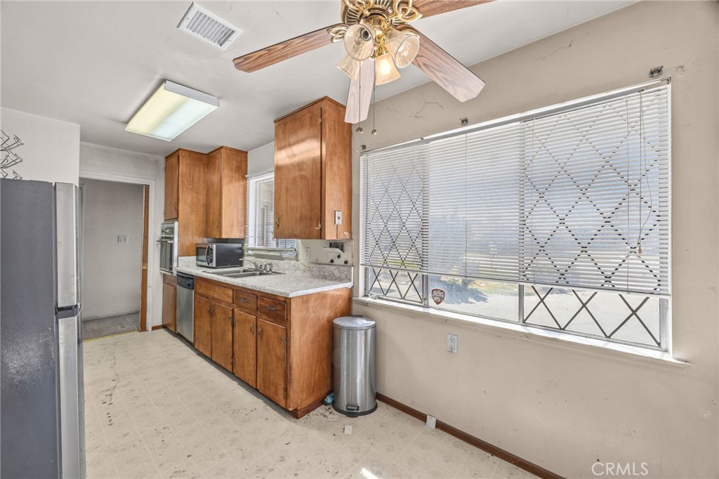 8811 California Riverside, CA 92503 - Photo 9 of 34 Gallery Image 9
