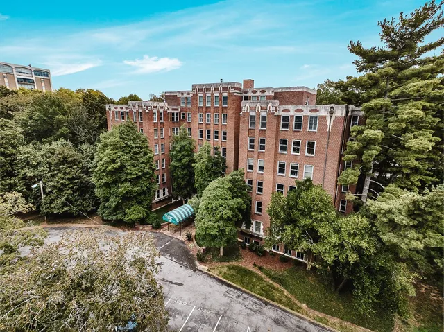 $249,500 | 4225 Harding Pike, Unit 408, Nashville, TN 37205