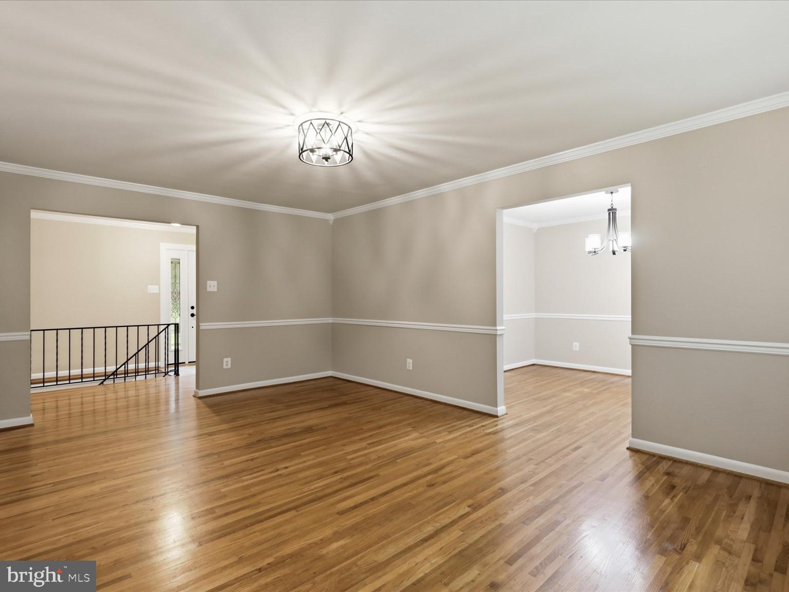 7218 Hadlow Drive Springfield, VA 22152 - Photo 9 of 42 Living Room