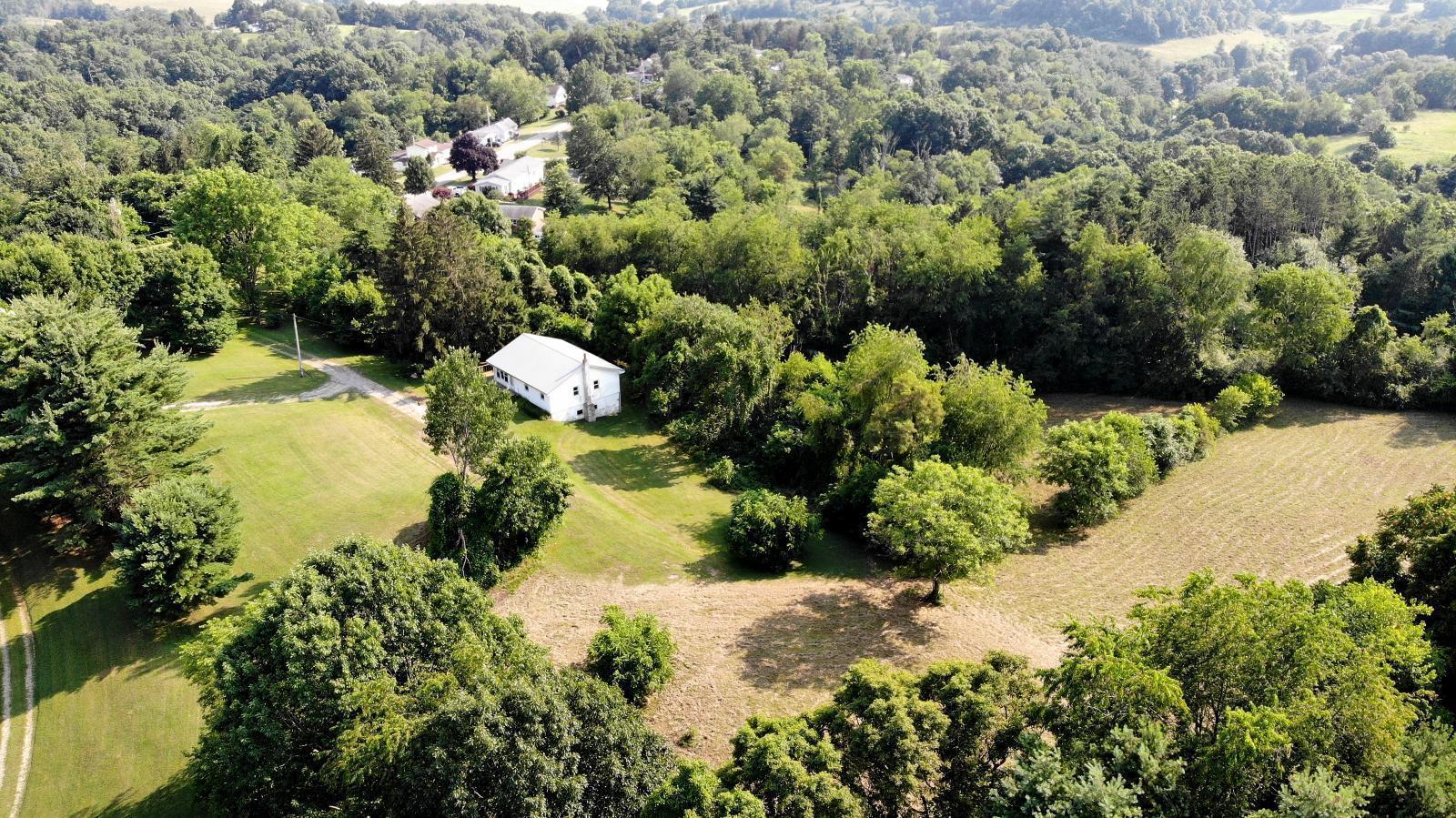 3719 Old Coopermill Road Zanesville, OH 43701 - Photo 2 of 13