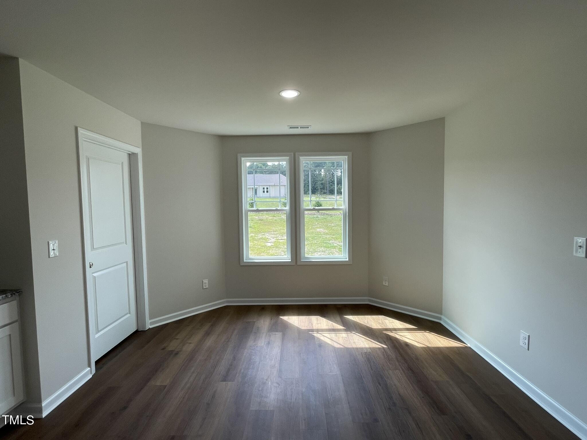 66 Tulipfield Way Benson, NC 27504 - Photo 4 of 18 IMG_8027