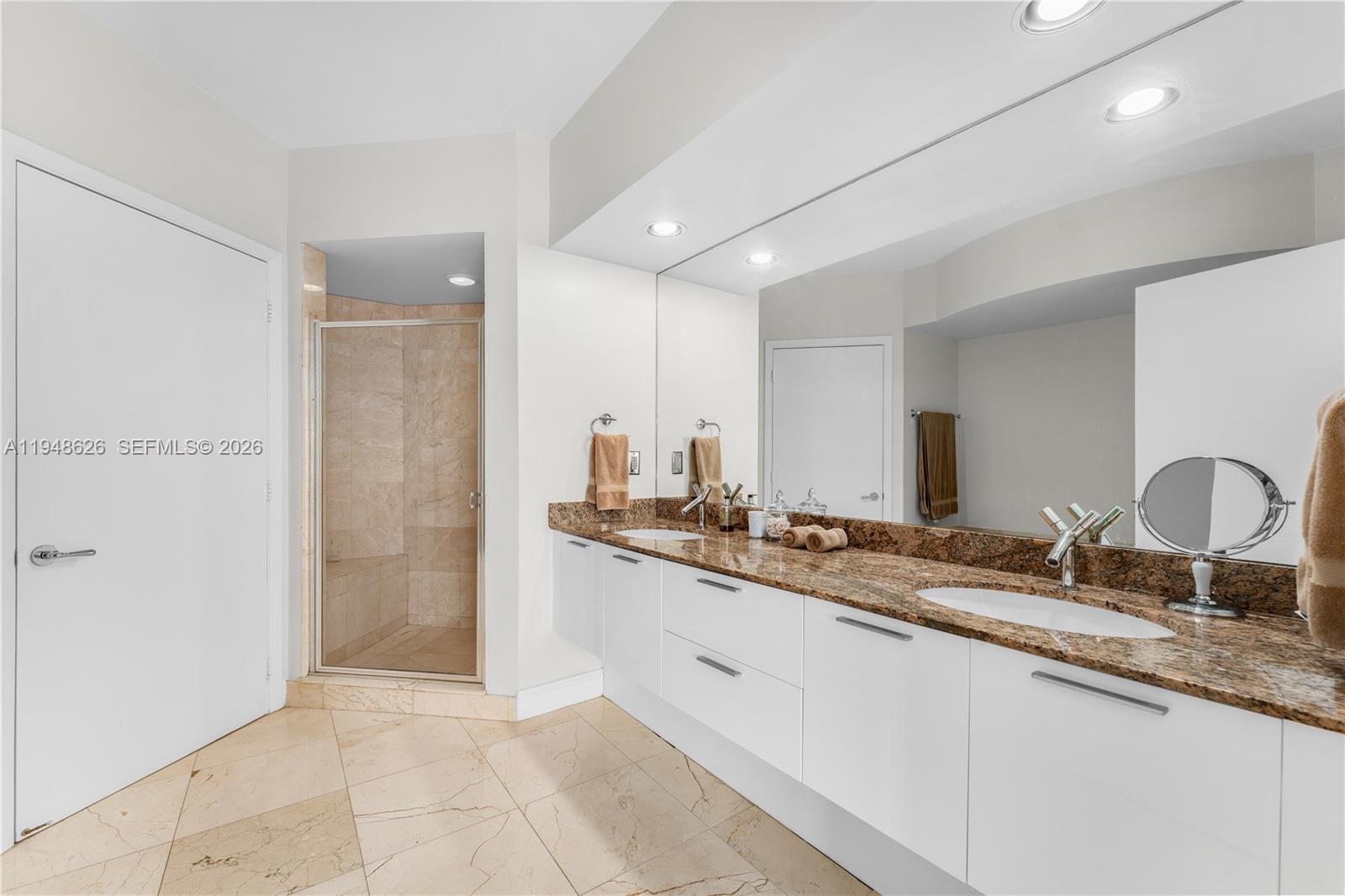 400 Alton Road, Unit 2210 Miami Beach, FL 33139 - Photo 7 of 11