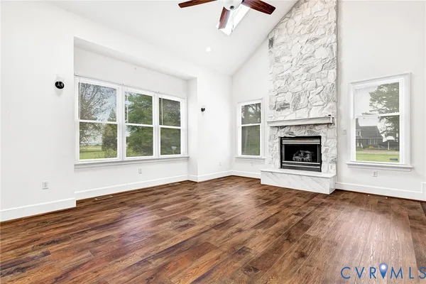 $599,500 | 129 Coopers Point Lane, Tappahannock, VA 22560