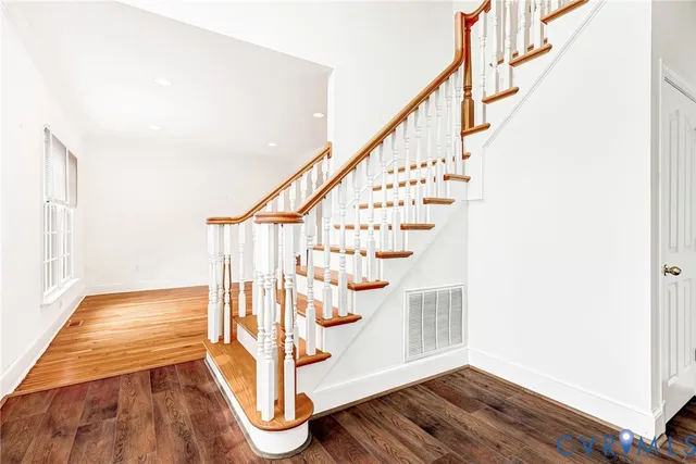 $699,900 | 129 Coopers Point Lane, Tappahannock, VA 22560