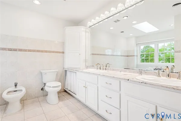 $599,500 | 129 Coopers Point Lane, Tappahannock, VA 22560