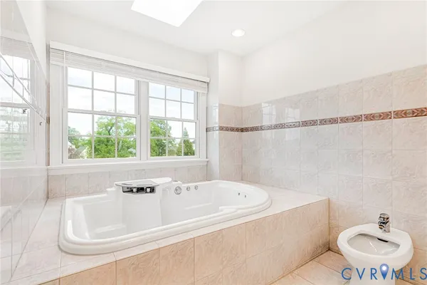 $599,500 | 129 Coopers Point Lane, Tappahannock, VA 22560
