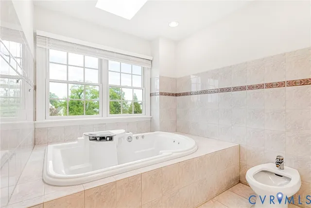 $699,900 | 129 Coopers Point Lane, Tappahannock, VA 22560