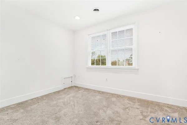 $599,500 | 129 Coopers Point Lane, Tappahannock, VA 22560