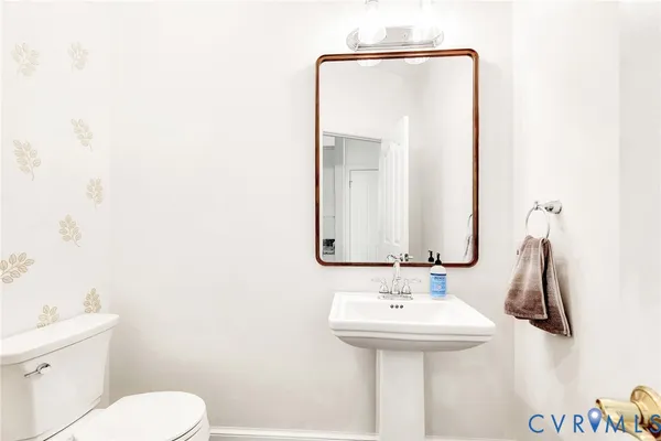 $599,500 | 129 Coopers Point Lane, Tappahannock, VA 22560