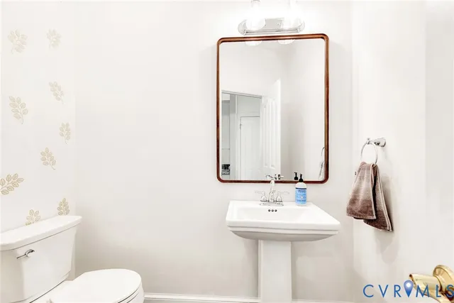 $699,900 | 129 Coopers Point Lane, Tappahannock, VA 22560