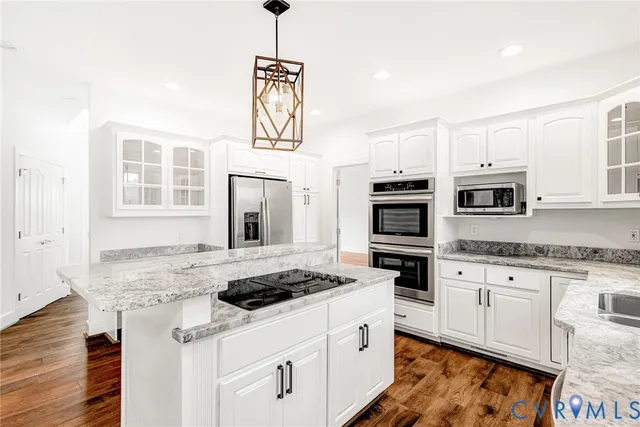 $699,900 | 129 Coopers Point Lane, Tappahannock, VA 22560