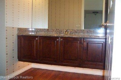 2561 Summerlin Court Rochester, MI 48306 - Photo 22 of 24 Summerlin Powder Room