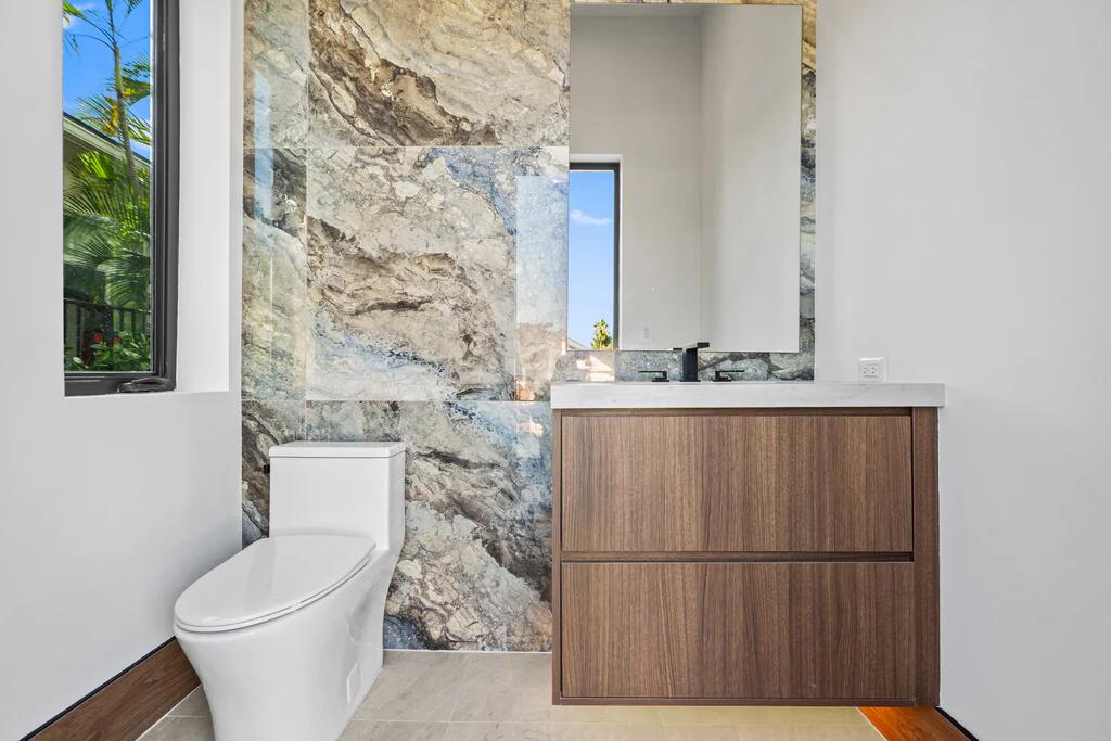 2441 Northeast 48th Court Lighthouse Point, FL 33064 - Photo 20 of 54 DSC00659_1024x1024