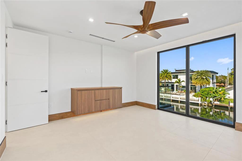 2441 Northeast 48th Court Lighthouse Point, FL 33064 - Photo 29 of 54 GetMedia_28_c839a648-2d86-4095-a15e-0d63