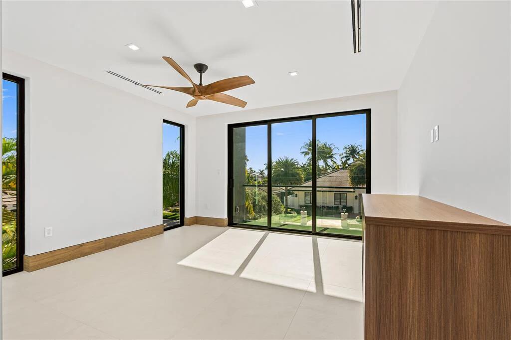 2441 Northeast 48th Court Lighthouse Point, FL 33064 - Photo 32 of 54 GetMedia_31_3974f749-e671-43d9-b770-2d2c