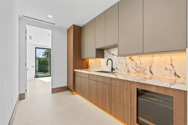 $7,150,000 | 2441 Northeast 48th Court, Lighthouse Point, FL 33064