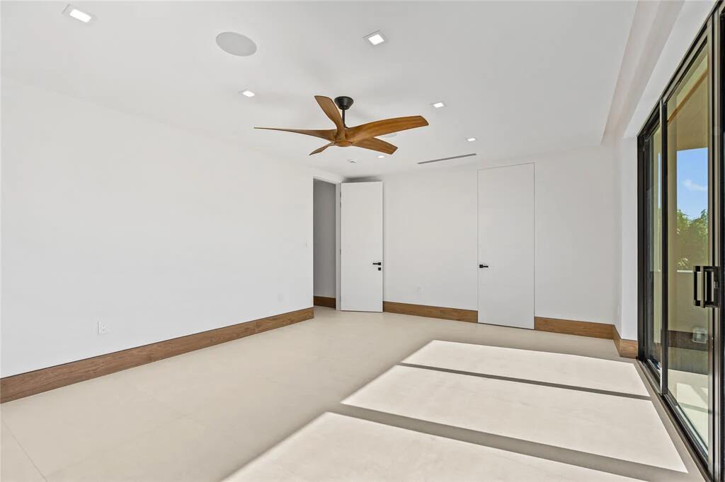 2441 Northeast 48th Court Lighthouse Point, FL 33064 - Photo 40 of 54 GetMedia_39_cc95c3f2-409e-44a4-b0ab-ffa9